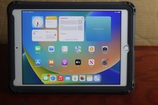 APPLE IPAD 6TH GENERATION 32GB 9.7in - SPACE GREY WIFI ONLY WITH PROTECTIVE CASE