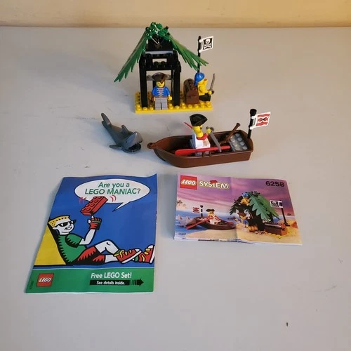 Lego 6258 Pirate Smuggler's Shanty Set Complete With Instructions