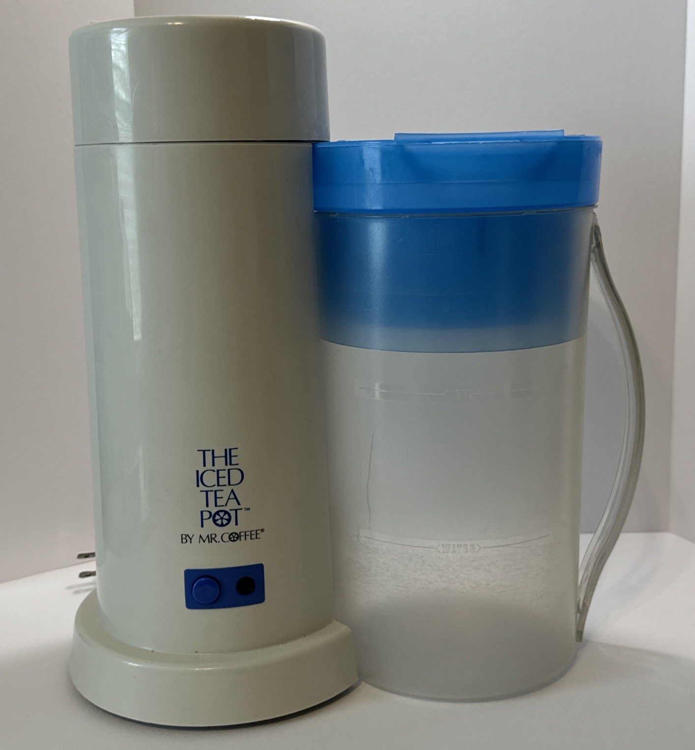 Tm1 2 Quart Brewer With Pitcher & Blue Brew Lid