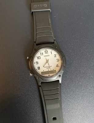 Casio AW-49H Quarz Armbanduhr analog schwarz/weiß 50 m mit Datum