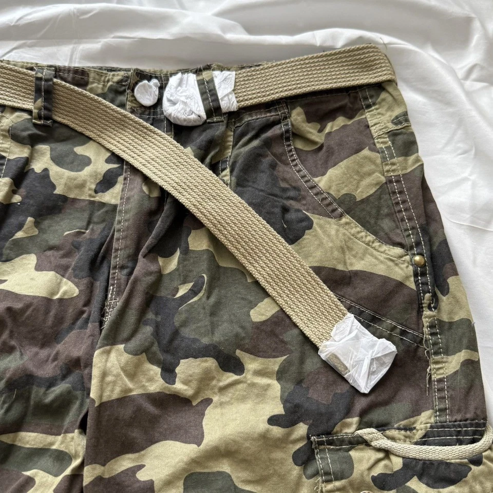 Pantalones Cortos Carga William Rast Para Hombre Camuflados con Cinturón - Talla 32 Nuevos Con Etiquetas / Militares Foto 3 de 4