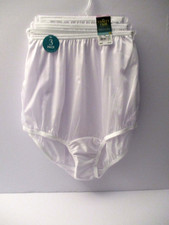 Vanity Fair brief panties 3 pair Perfectly Yours Lace Nouveau size 6/M white