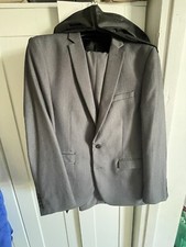 Grey Connor suit