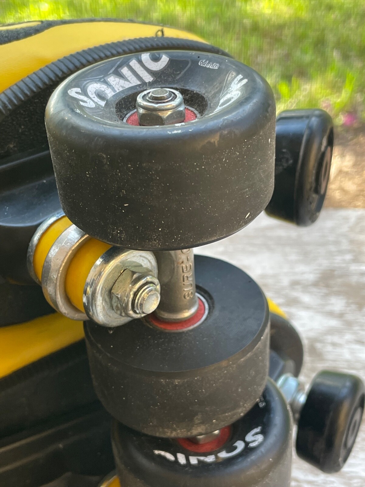 ROCK SPEED FREAKS Roller Skates Yellow w/Black Flames Size 6 Sure Grip