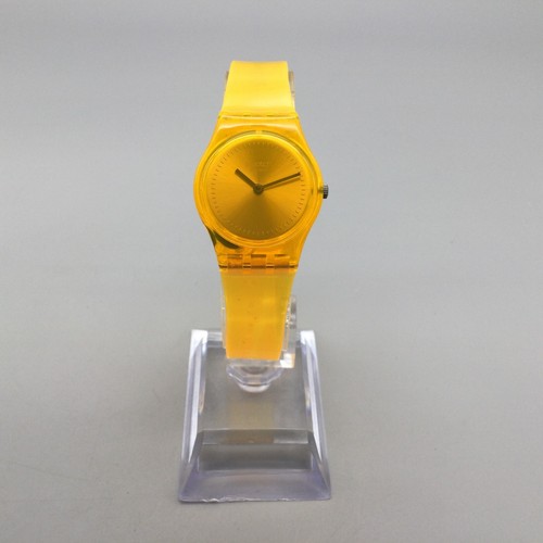 Swatch Water Queen Watch Women 25mm Yellow Swiss Made in Box New Battery - Picture 2 of 14