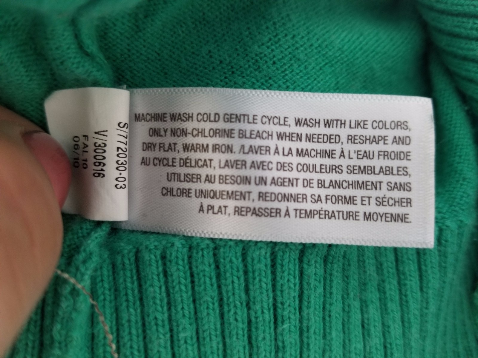 Old Navy Basic Solid Green Long Sleeve Classic Ne… - image 10