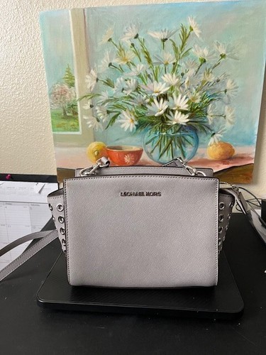 MICHAEL KORS SELMA HANDBAG / CROSSBODY MESSENGER PURSE Grey Black Silver Medium