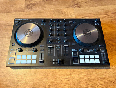 Native Instruments Traktor Kontrol S2 MK3 DJ-Controller