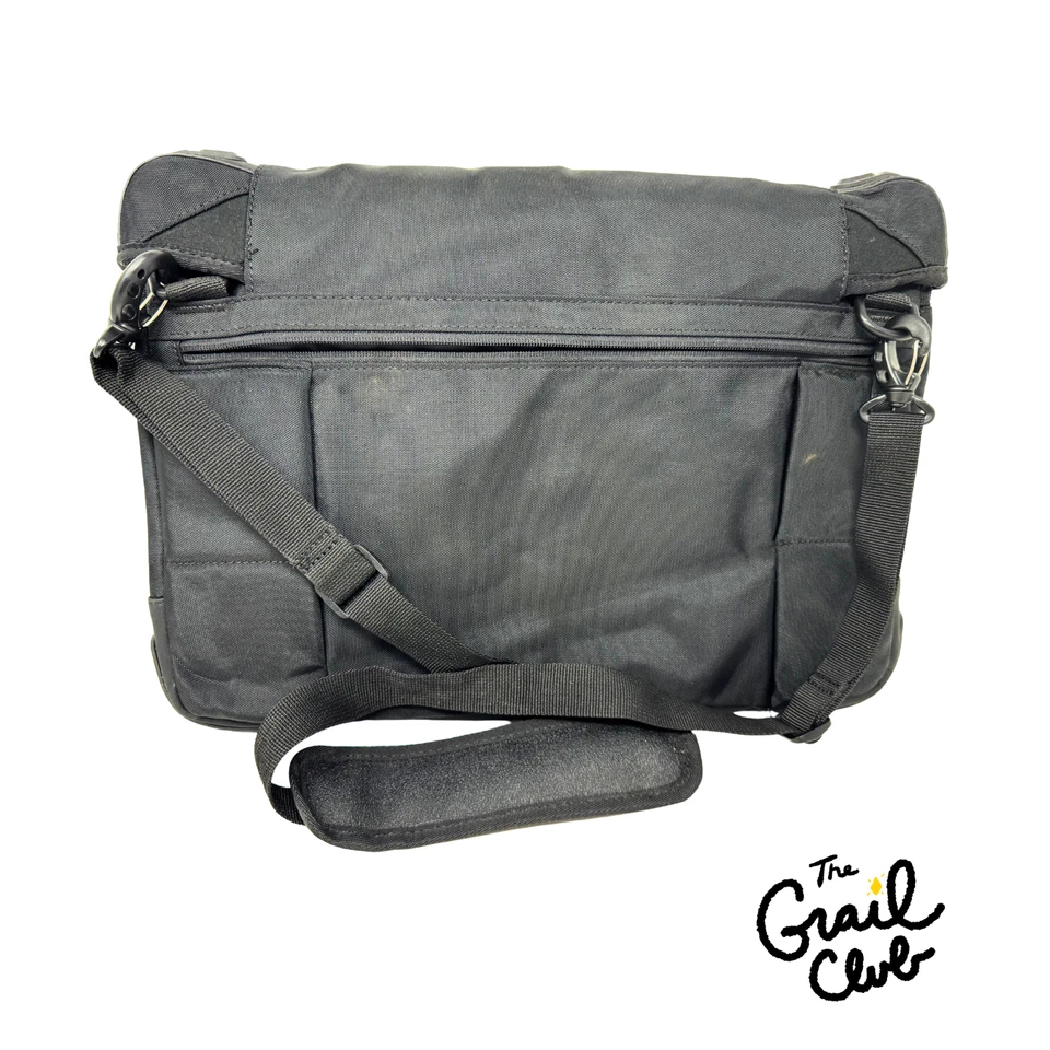 Черный ударопрочный чехол Grid By Targus для ноутбука/Macbook 15,6 дюйма TSS846-70 - Изображение 2 из 4