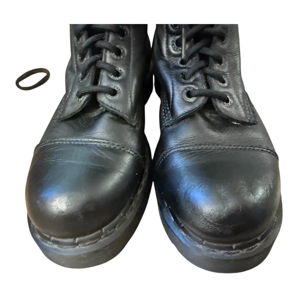 Dr Martens 10 Eye Cap Toe Platform 10934 Combat Boot Women US Size 10 - Image 3 of 4