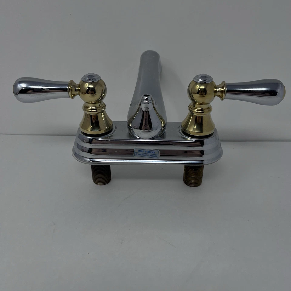 Grifo de lavabo de baño estándar americano con asas de latón | Accesorio cromado vintage Foto 2 de 4