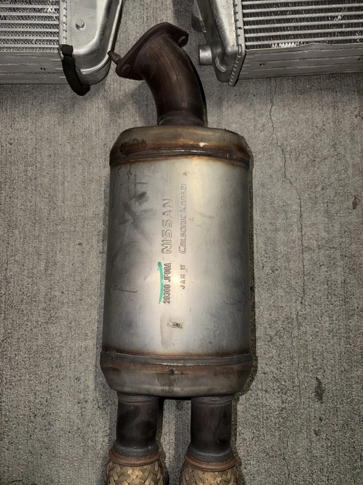 Nissan Gtr 35 catalytic Converter Set - Image 3 of 4