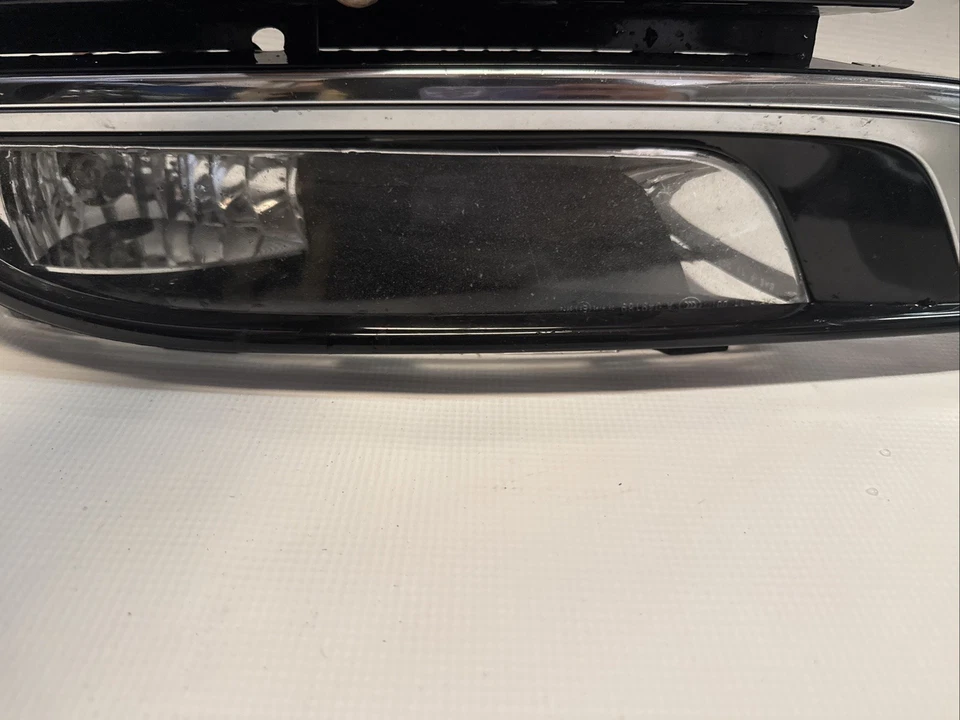 Faro antiniebla y bisel lado izquierdo del conductor OEM para VW Volkswagen CC 2013-2017 Foto 2 de 4