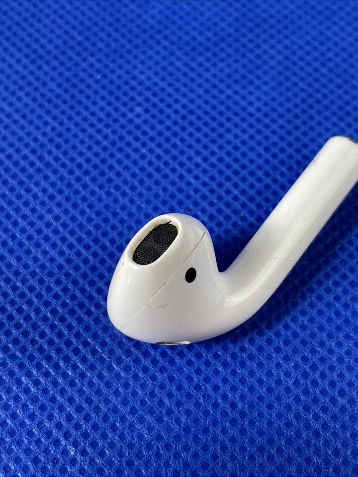 Apple AirPods 2nd Generation Right Side Only A2032 LOT OF 6