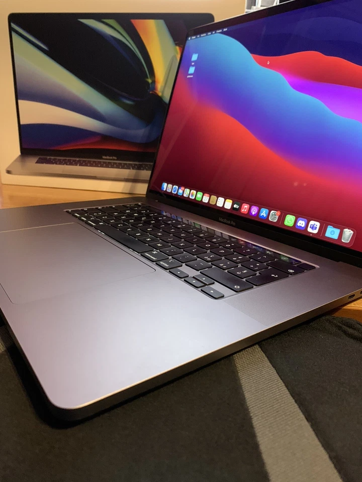 APPLE MACBOOK PRO 15.6" TOUCHBAR 2016 i7 SSD RAM 16GB TASTIERA ITALIANA BIG SUR, foto 1 di 5