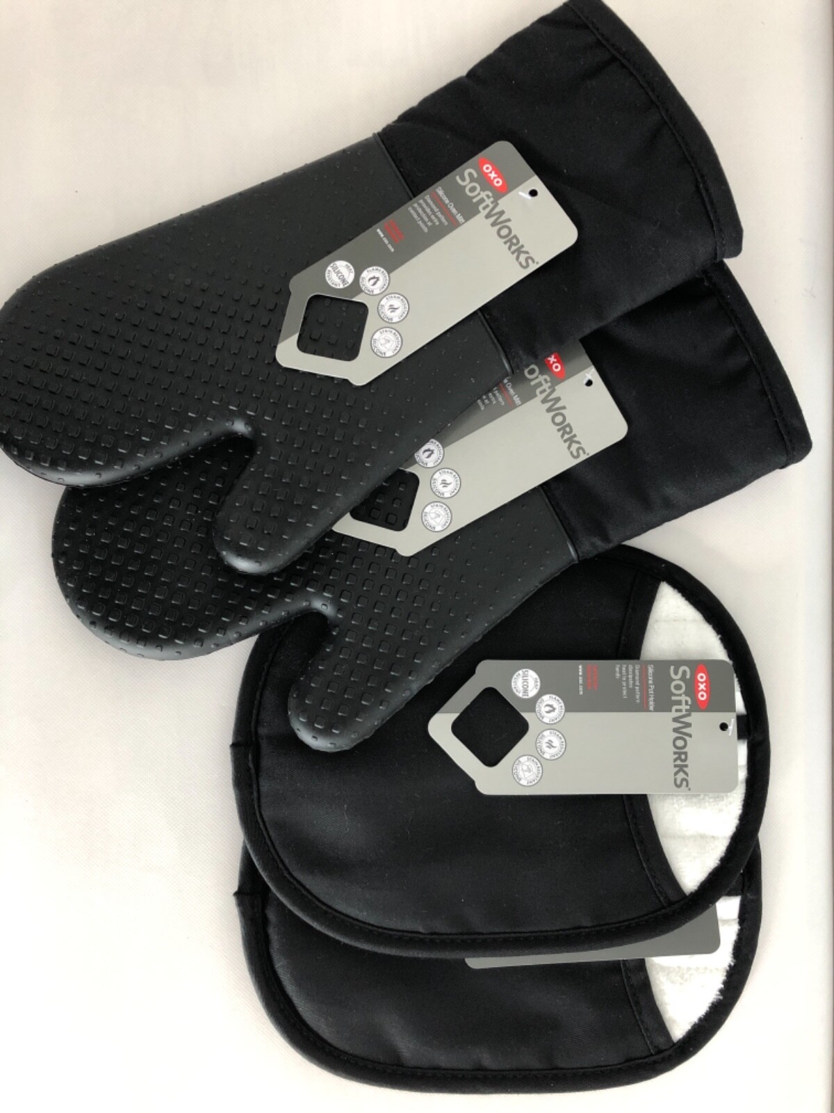 New OXO Softworks Good Grips Set of 4 Silicone Oven Mitts and