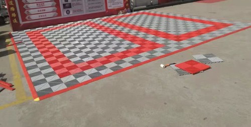 Carreaux de sol modulaires à verrouillage ventilés durables - garage, salle d'exposition, extérieur - Photo 1/13