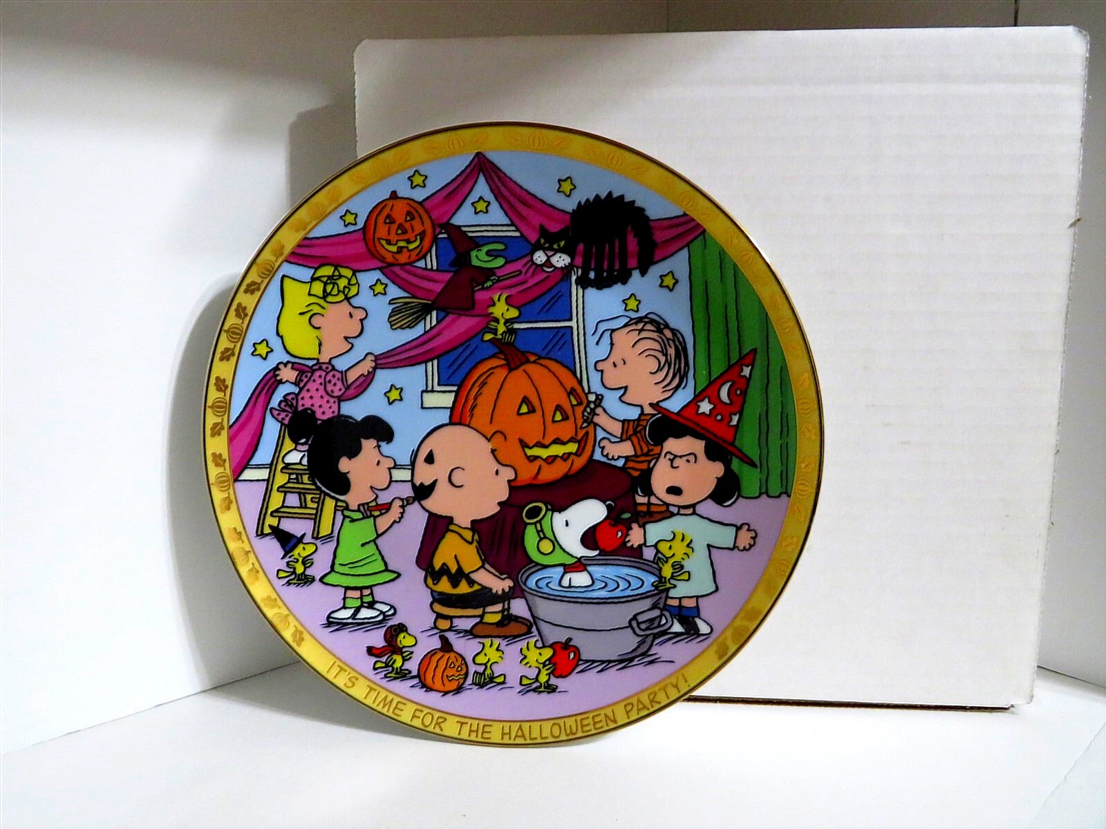 SNOOPY PEANUTS DANBURY MINT RARE PORCELAIN HOLIDAY SERIES PLATE HALLOWEEN 2007