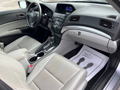 2018 Acura ILX w/AcuraWatch 4dr Sedan Plus Package - Picture 2 of 33