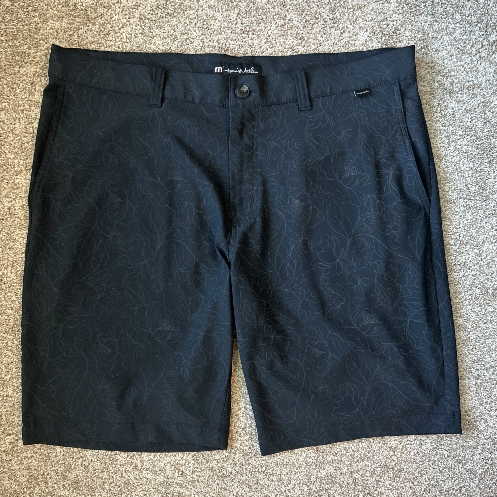Travis Mathew Shorts Mens 38 Black Floral Flat Front Chino Lightweight