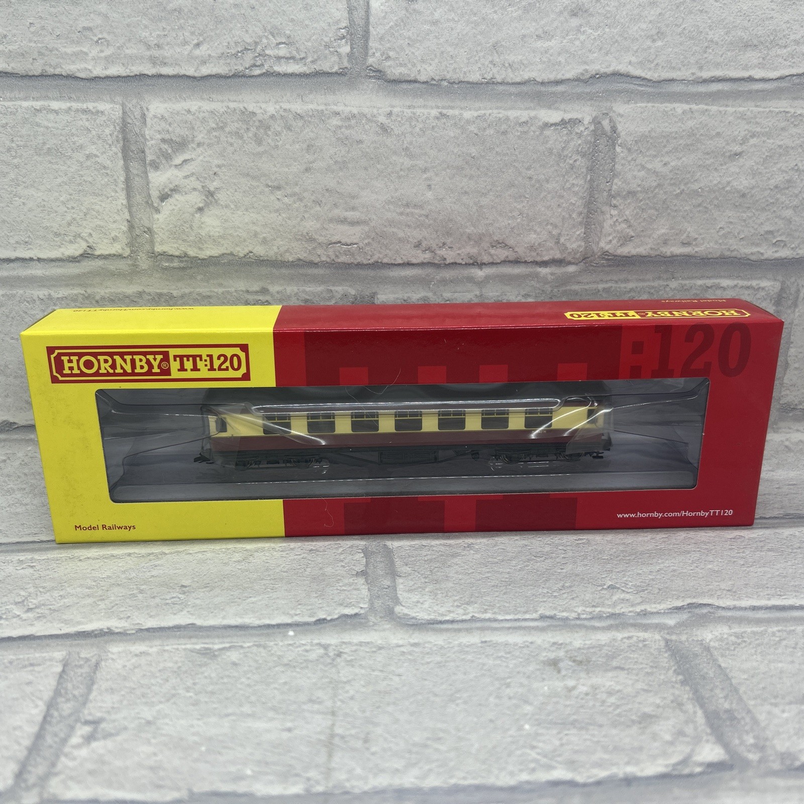 Hornby Tt:120 Br 57' Corridor Third M1842m - Era 4 Tt4037a - Image 4