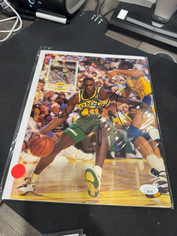 Beckett Magazine Shawn Kemp Autographed JSA 2