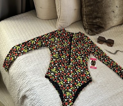 NWT Betsy Johnson Zip Up Long Sleeve Strawberry Print Scuba One
