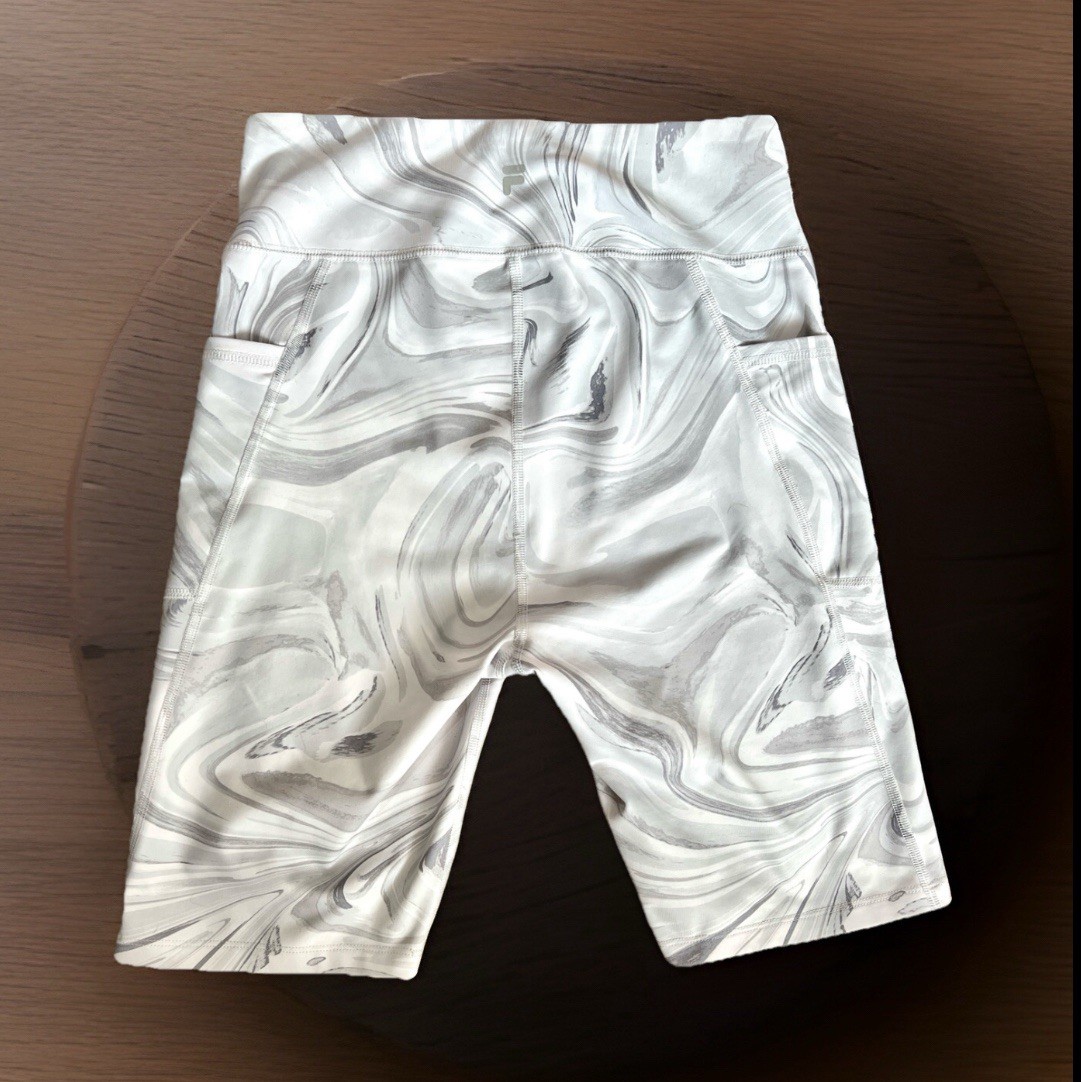 Pantaloncini Fila Biker Taglia S Allenamento Yoga Corsa Sport Grigio Bianco Marmorizzato Nuovi senza etichette