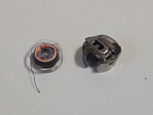 Nähmaschine Pfaff Hobbymatic 806 Spule und Spulenkapsel