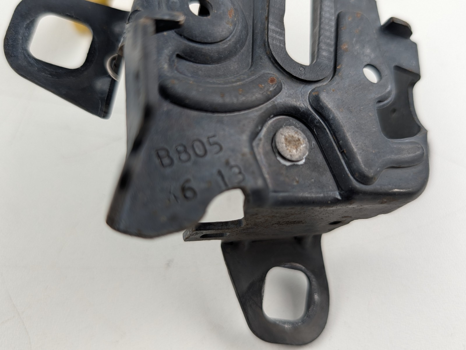 Maserati Ghibli 2014-2016 Front Right Engine lid release lever