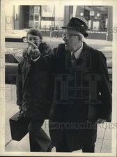1977 Press Photo Father and son entering library New York - tub11788