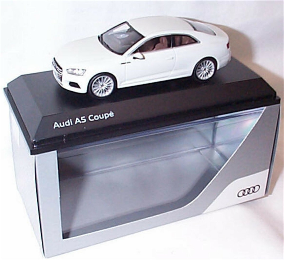 Audi 公式A7 ミニカー　非売品 1:24 AUDI A7 Coupe Alloy Car Model Diecast Metal Toy
