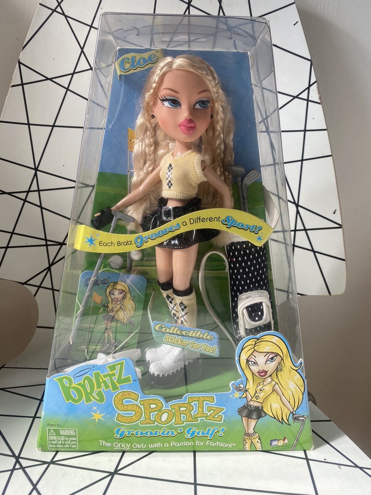 Bratz Doll Sportz Groovin Golf Cloe new in box - rare Collectable