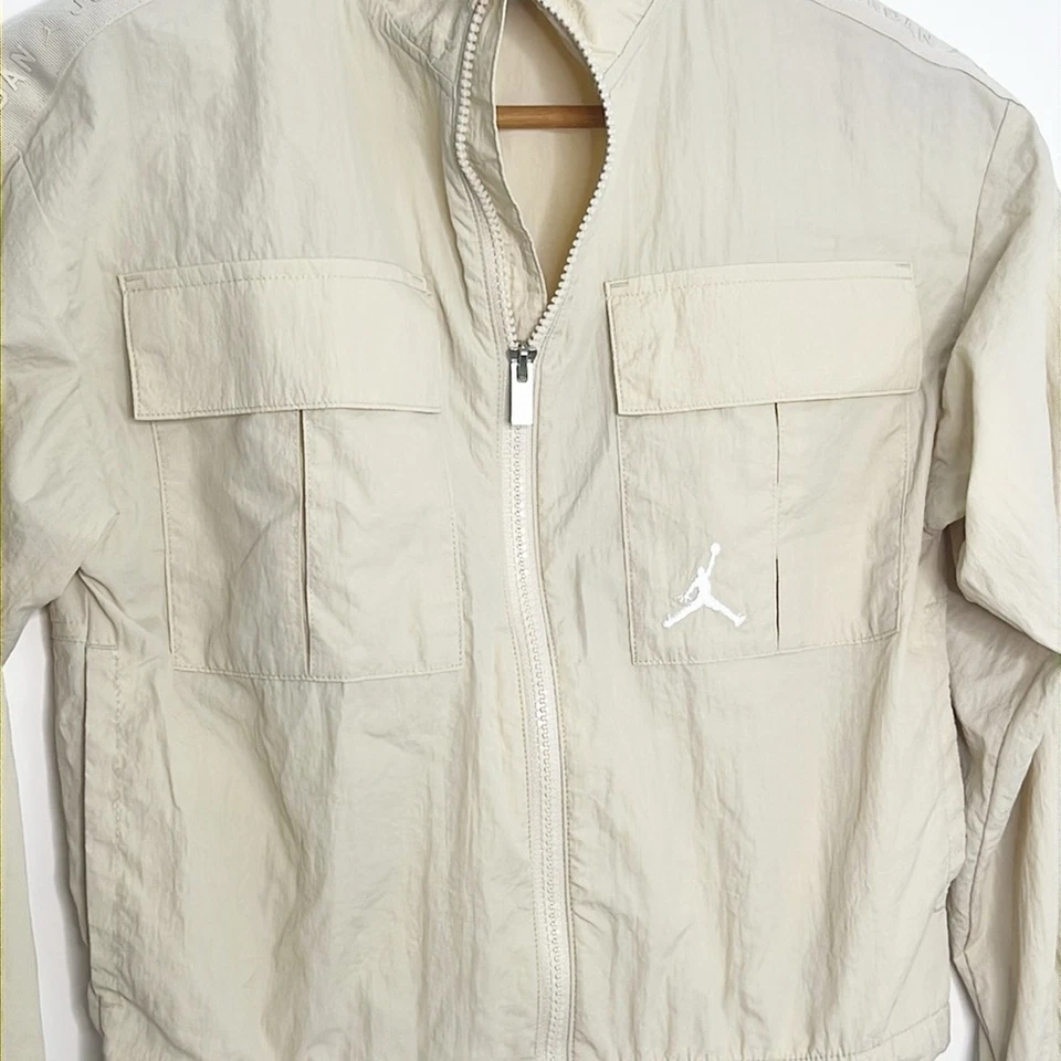 Girls Jordan Windbreaker Jacket Size Medium - Image 3 of 4