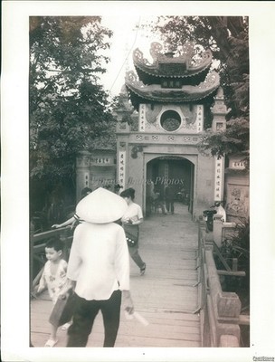 1996 Turtle Pagoda On Island In Hoan Kiem Lake Hanoi Vietnam Travel Photo 8x10