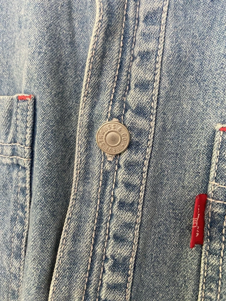 Vintage 90s Levi's Youth Button Down Denim Shirt Size 8-10 Red Tab Metal Buttons - Image 3 of 4