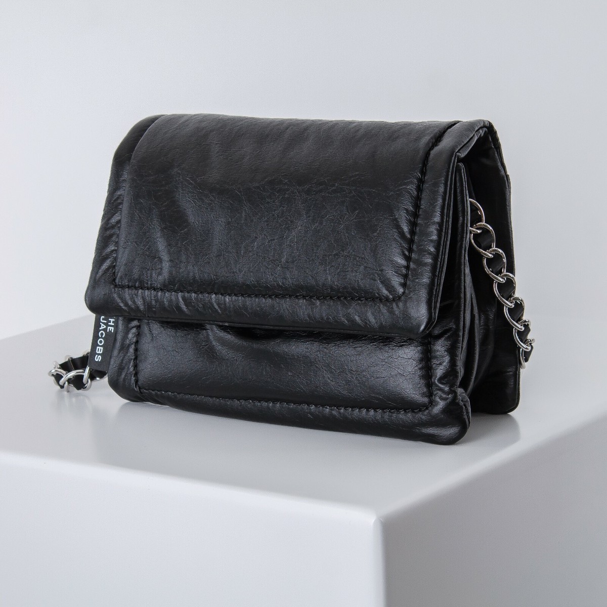 2022高い素材 Marc Jacobs The Cushion Bag www.schanz-stuben.de