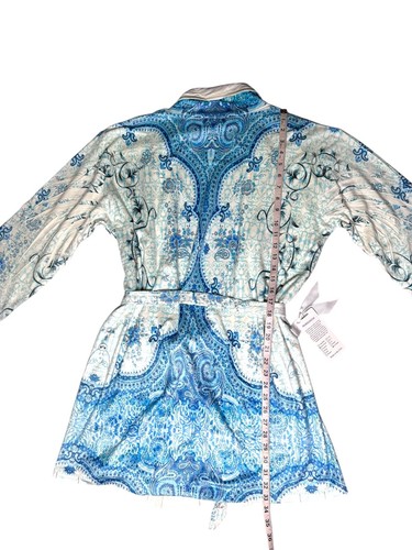 Wrap Up by VP Robe – "Marrakesh" Blue & White Baroque Print | Short - Picture 8 of 8