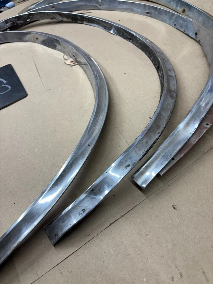 1968 1969 68 69 Oldsmobile Cutlass F85 442 moldura de arco de rueda abollada en bruto Foto 3 de 4