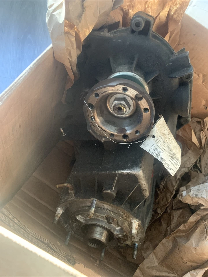 Jeep Grand Cherokee 1999 montaje de caja de transferencia OEM 300 k millas (LKQ ~ 307644987) Foto 4 de 4