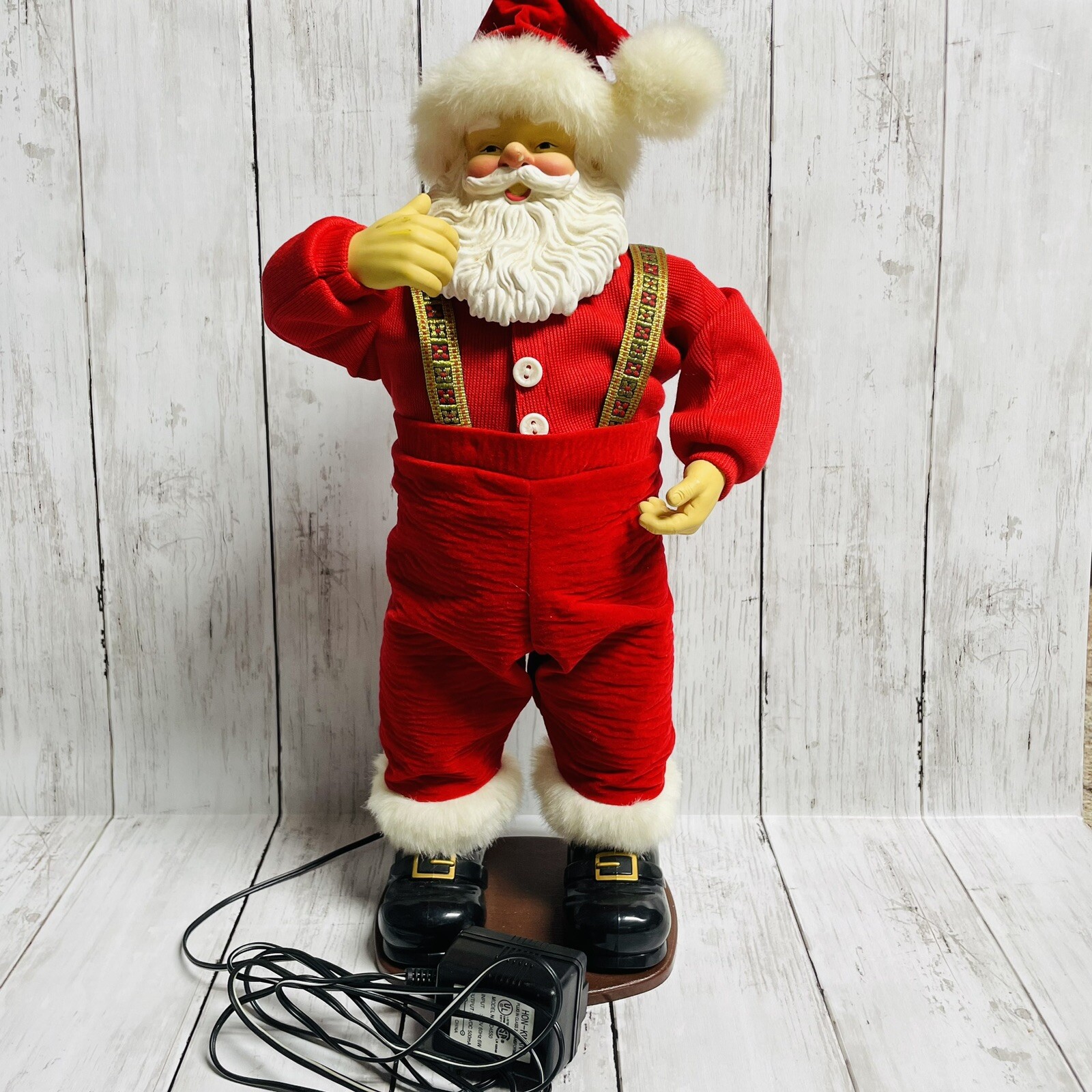 ジングルベルに合わせて、歌って踊る！ロック サンタ（RocSanta