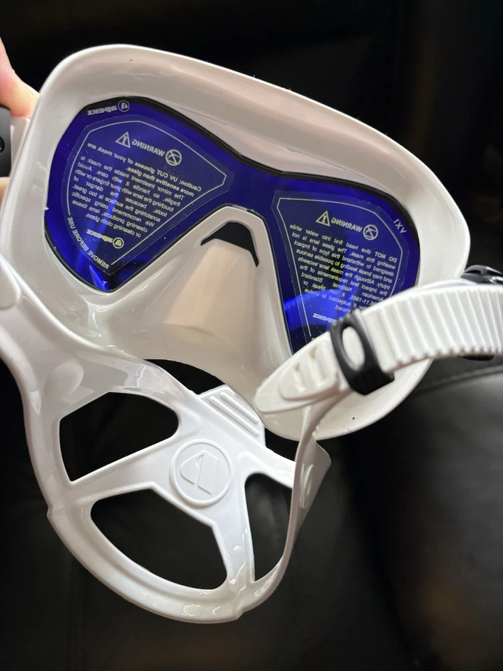 Маска для дайвинга Apeks VX1 с белыми УФ-линзами  - Изображение 4 из 4