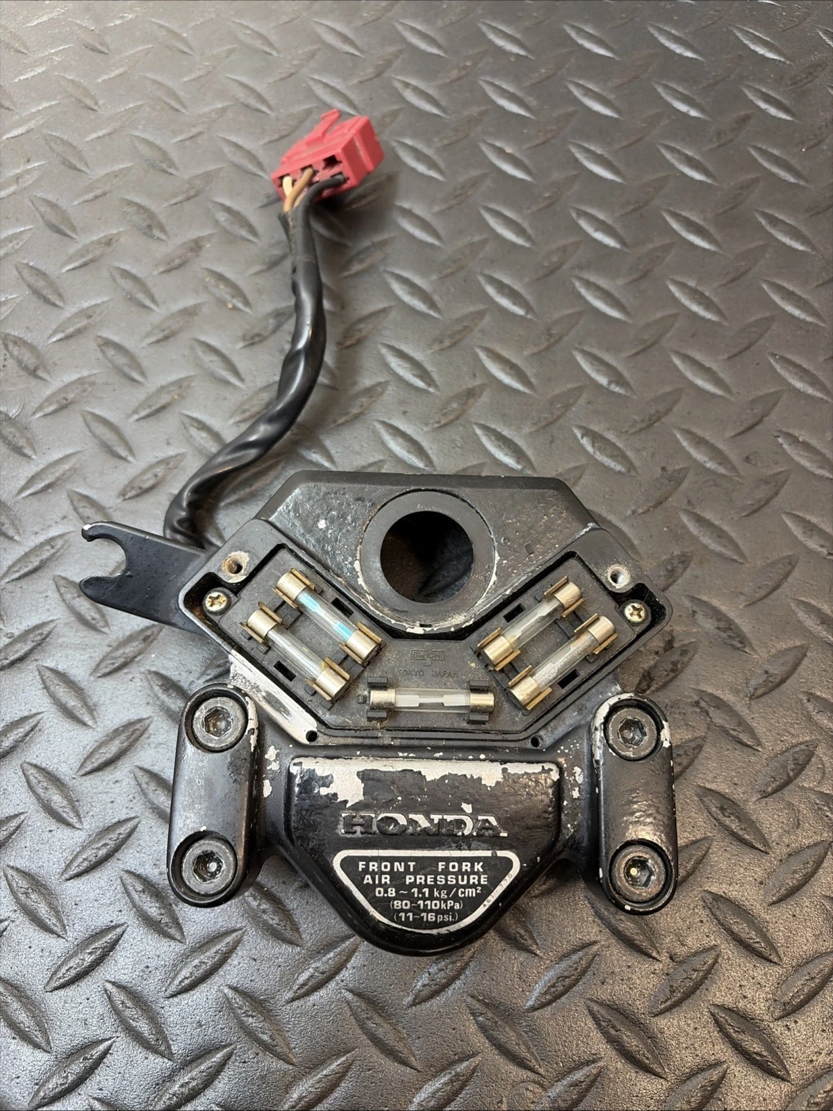 1981 Honda CB900C CUSTOM OEM Dash Fuse Box Top Bridge Clamp Upper w/Bolts