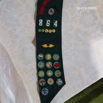 1960's Vintage Junior Girl Scout Sash with Merit Badges And Pin
