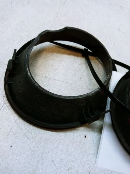 BMW X5 E53 2001 juego de molduras antiniebla envolvente (2) L&R granate fabricante de equipos originales usado 8403073 8403 Foto 3 de 4