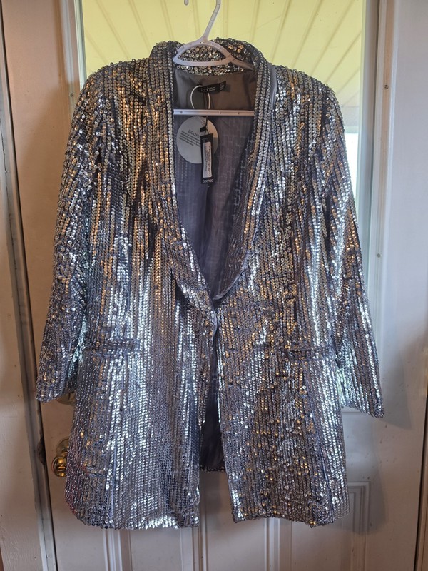 Boohoo Silver Sequin Blazer Open Front Design and Single Button Closure