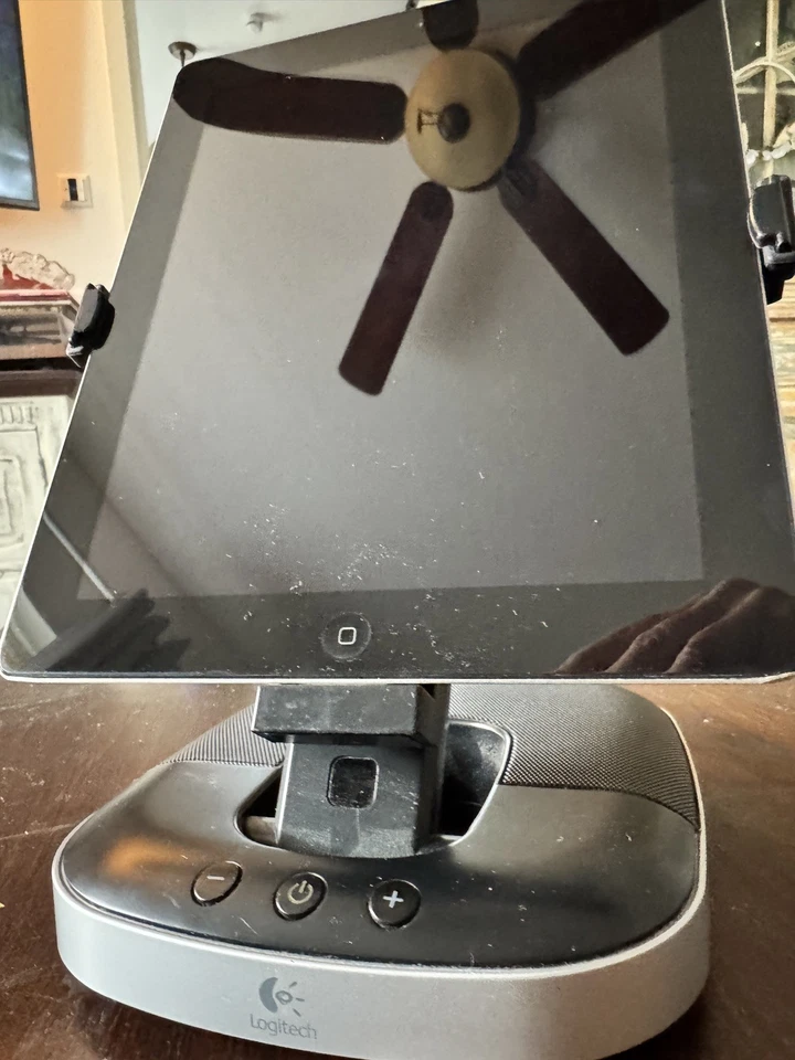 Apple iPad 2 64GB, WLAN, 24,64 cm, (9,7 Zoll) inkl Logitech Station - Bild 4 von 4