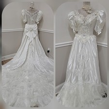 VTG '80s Illustra Bridal Princes Wedding Dress/Sweetheart Neckline/Puffs Sleeves