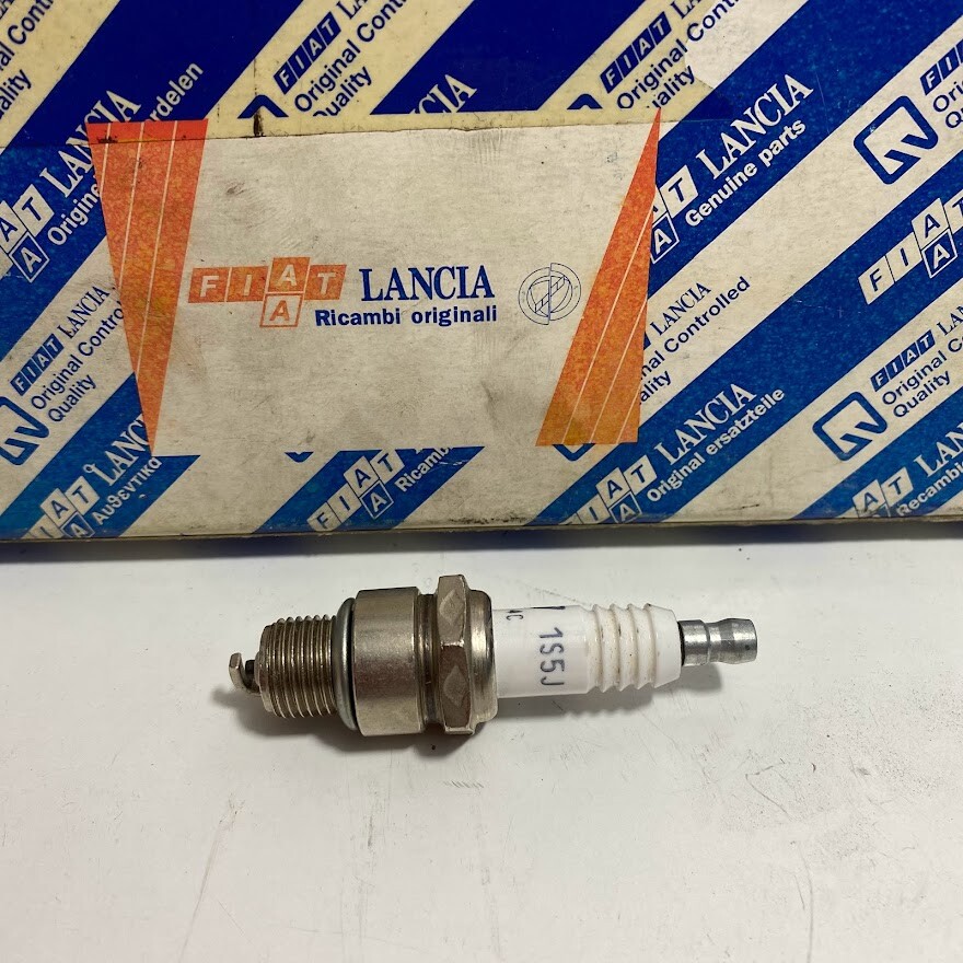 Spark Plug 1 Tip Fiat 500 - Renault 4 Original 7554445