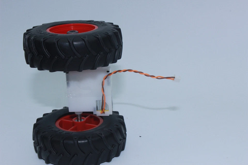 Siku 6793 6796 rot Hinterachse Fendt  Achse hi. Traktor RC Control 1:32 - Bild 2 von 4